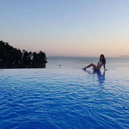 Sunny House At The Infinity Pool Shared *
