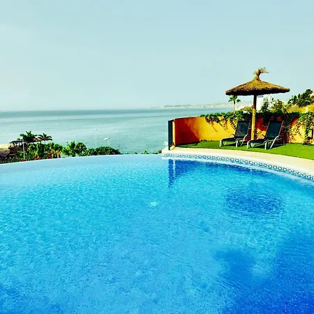 Hébergement de vacances Sunny House At The Infinity Pool Shared *